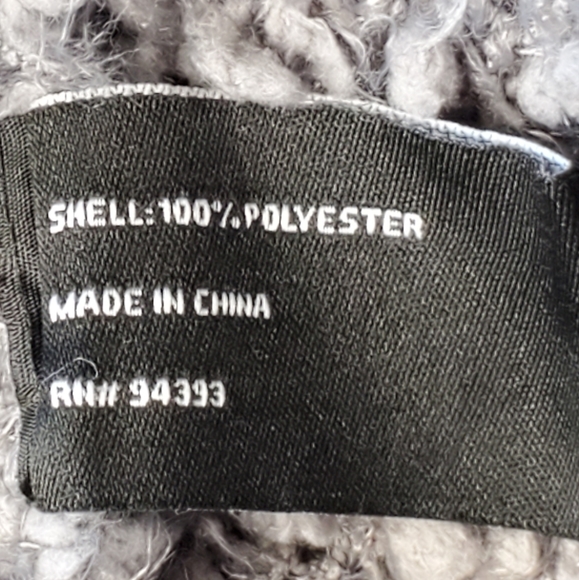 Coffee Shop Sherpa Vest - Picture 13 of 15